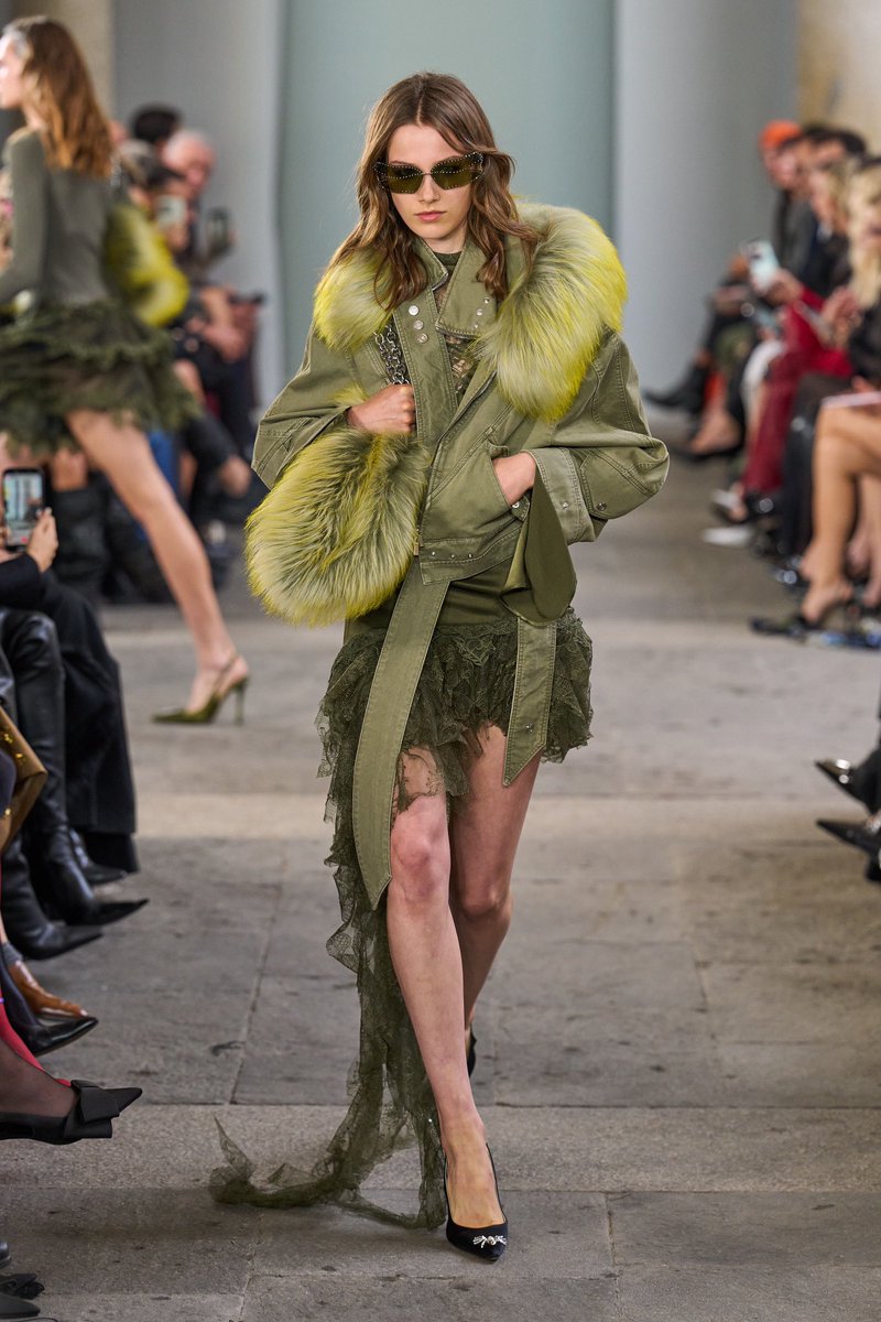 aquariusbby6's tweet image. Blumarine, Spring 2026