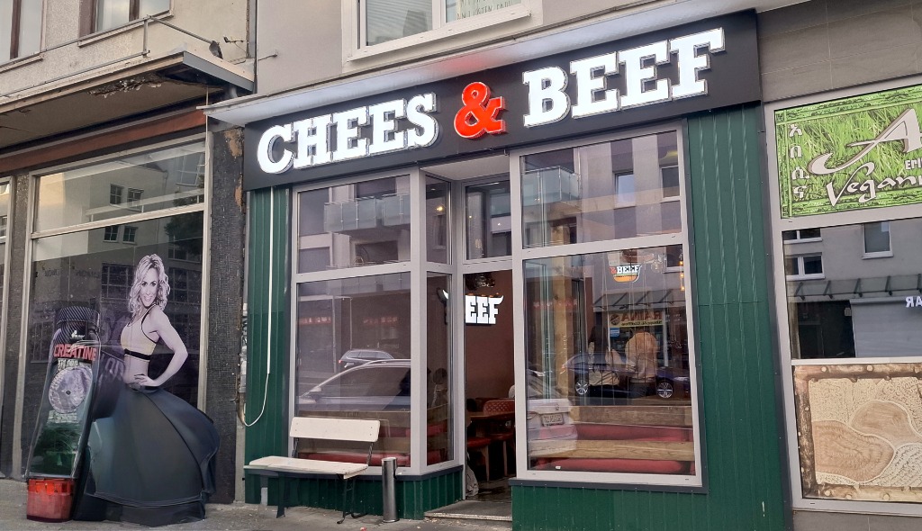 Hamburger bei "Cheese &amp; Beef"
kassel-imbiss.de/hamburger-bei-…