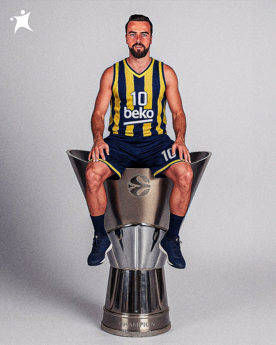 Melih Mahmutoglu won his 18th trophy as a professional basketball player 😱

🏆​ 2x EuroLeague
🏆​ 7x Turkish League
🏆​ 5x Turkish Cup
🏆​ 4x Presidential Cup