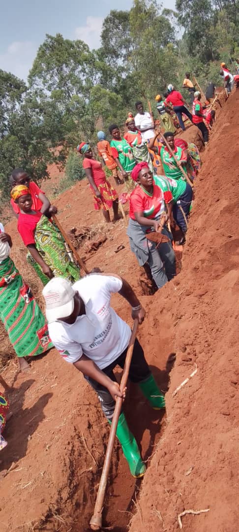 CNDDFDDBugendan's tweet photo. 3.imibano,imicokama mu mubuserukizi bw'umugambwe CNDD-FDD mu Ntara ya HAKIZIMANA Godefride yashimiye cane abitavye ibikorwa aho yabahamagiye guhagararira amahoro n'umutekano aca ahimiriza urwaruka kuja mu nzego zo z'umutekano no kwivuga abansi https://t.co/YZ3oEyeXta