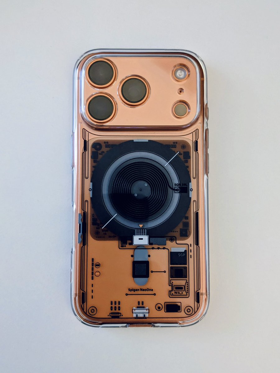 justBfree's tweet image. This is the best iPhone 17 pro color this year! And it’s not even close 😍
#iPhone17Pro #Apple @Apple #Spigen @spigen Neo one case 👌🏻