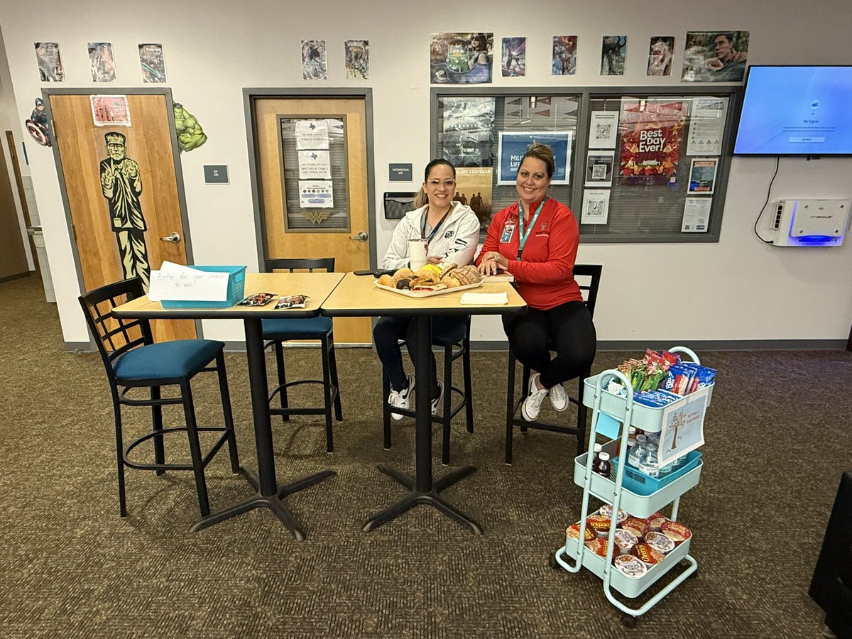 PHHSLibrary's tweet image. We kicked off our monthly Breakfast with Books at Sparta today. Join us every month to check out some good books and start off your day with some sweet treats! @PHills_HS