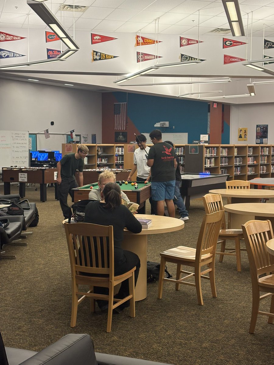 PHHSLibrary's tweet image. We kicked off our monthly Breakfast with Books at Sparta today. Join us every month to check out some good books and start off your day with some sweet treats! @PHills_HS