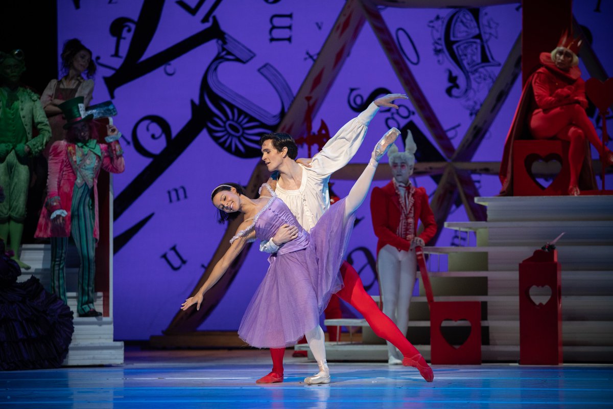 Opus Arte tweet media