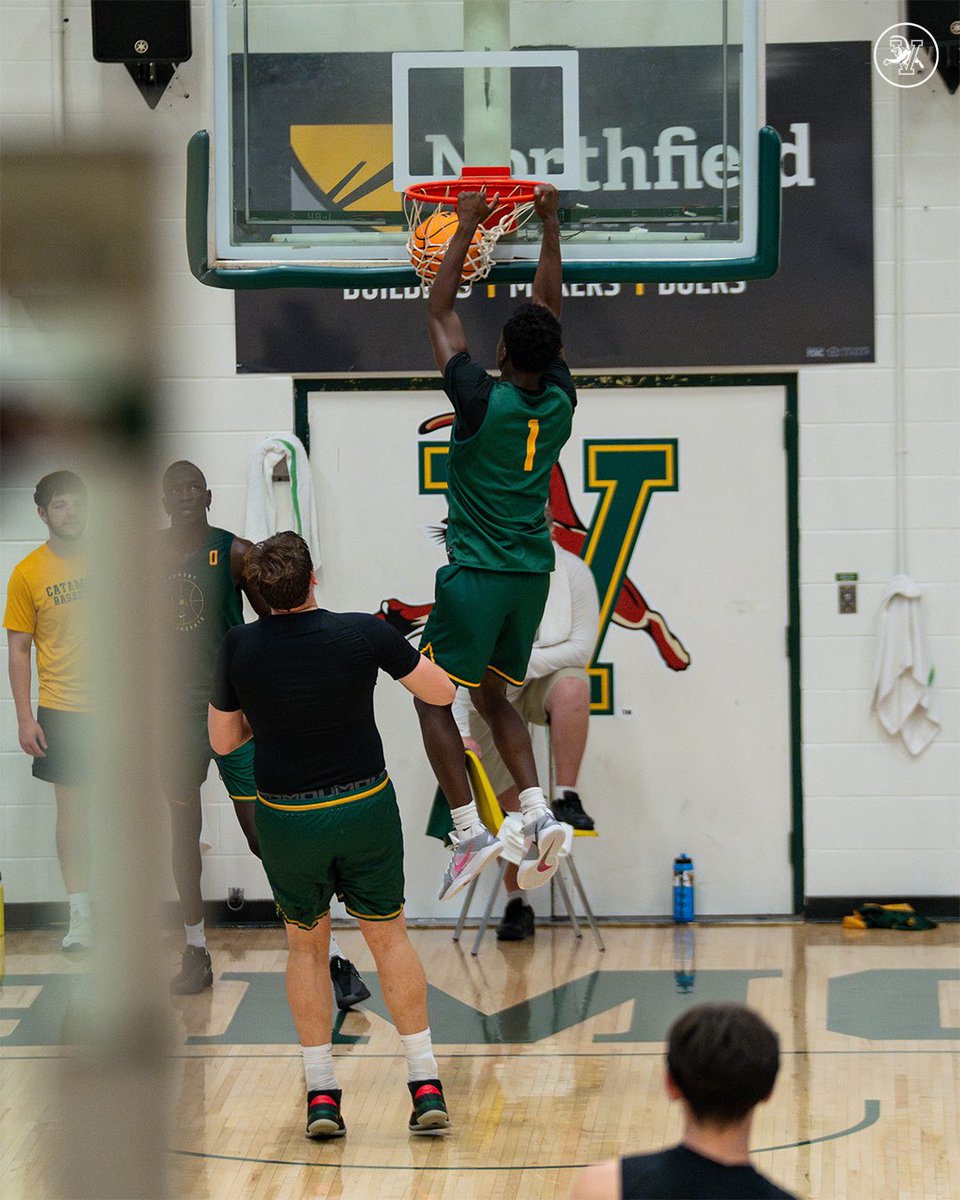 UVMmbb's tweet image. 𝐅𝐢𝐫𝐬𝐭 𝐨𝐟𝐟𝐢𝐜𝐢𝐚𝐥 𝐰𝐞𝐞𝐤 𝐨𝐟 𝐩𝐫𝐚𝐜𝐭𝐢𝐜𝐞 😤
