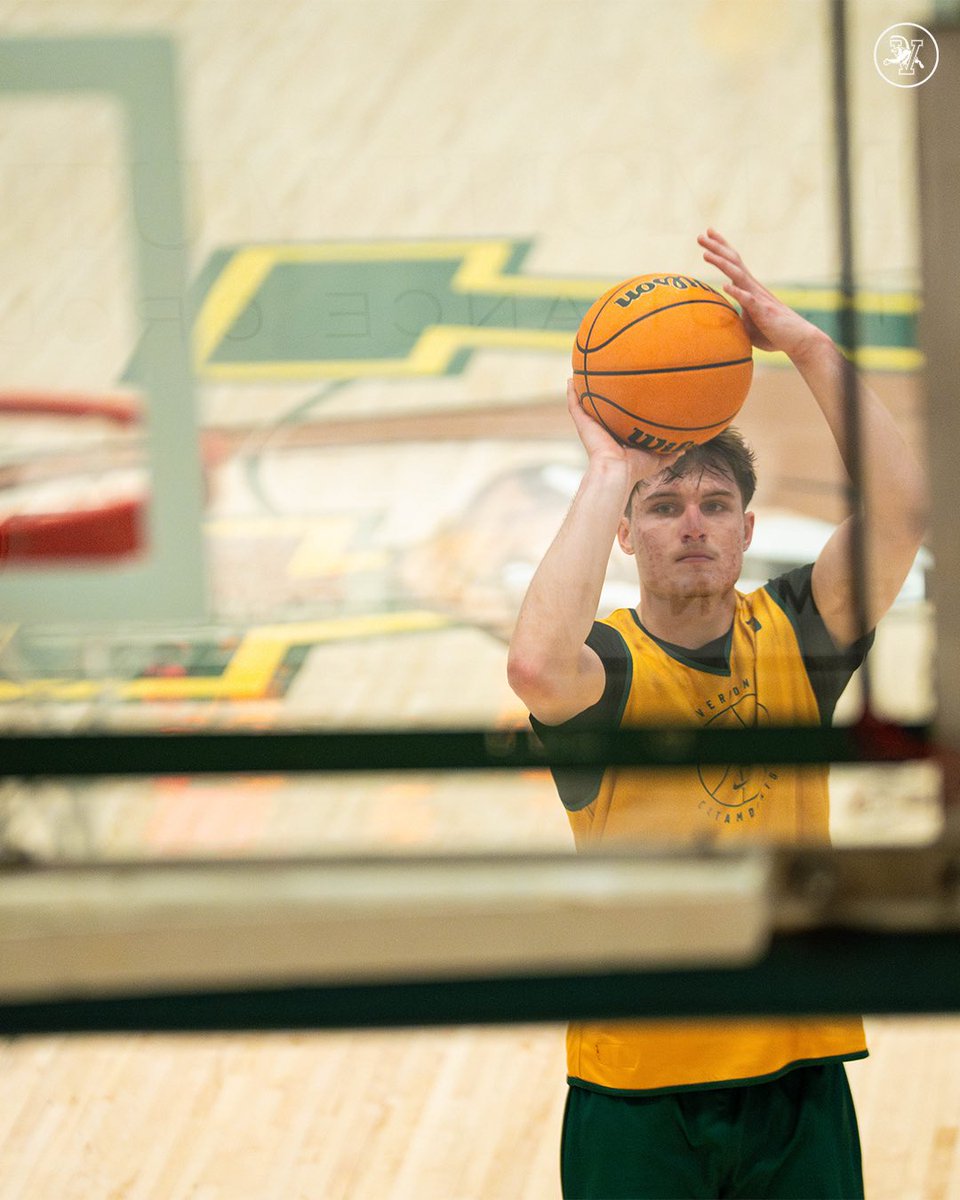 UVMmbb's tweet image. 𝐅𝐢𝐫𝐬𝐭 𝐨𝐟𝐟𝐢𝐜𝐢𝐚𝐥 𝐰𝐞𝐞𝐤 𝐨𝐟 𝐩𝐫𝐚𝐜𝐭𝐢𝐜𝐞 😤