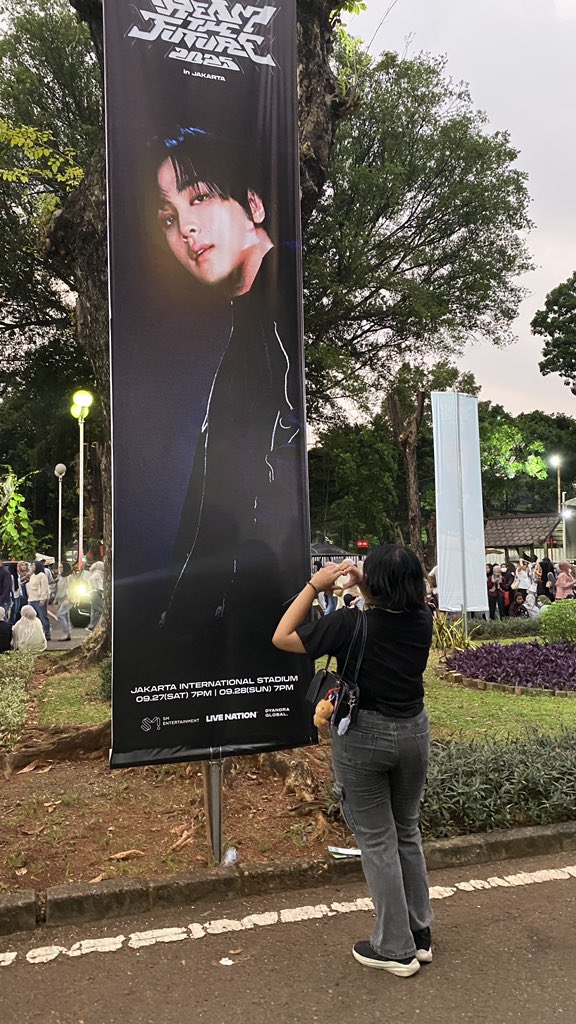 15 y.o                              17 y.o
“did we make it? ”         “yes! we did it”