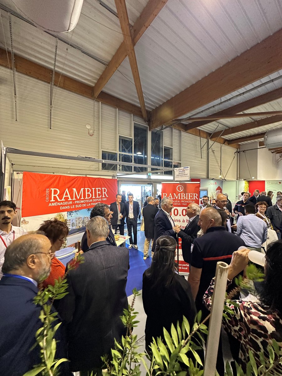 rambierimmo's tweet photo. 🇫🇷 Nous avons été ravis de participer au Salon des Maires de l’Hérault 2025, ce Vendredi 26 septembre au Parc Expo de Béziers.

🤝 Ce fut un moment privilégié pour rencontrer les Maires, élus et acteurs locaux.

#SalonDesMaires #Herault #GroupeRambier #Amenagement https://t.co/UFdcaEr2mH