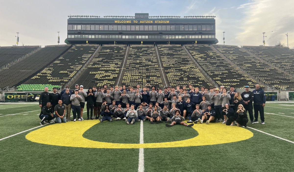 PTFFootball's tweet image. Thank you @JeffreyKing39 and @oregonfootball for having us out yesterday!
