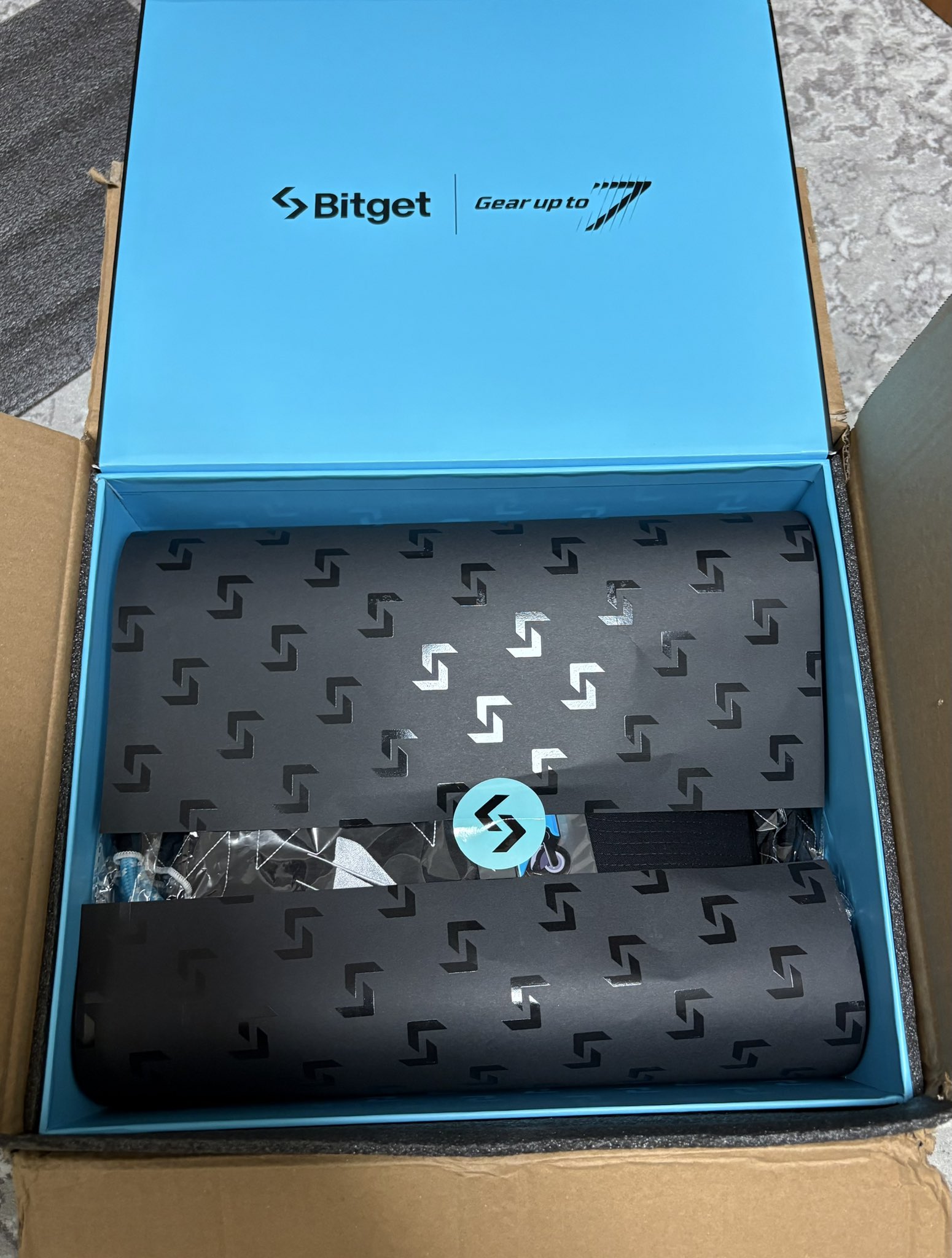 【新品未開封】【非売品】Bitget 仮想通貨取引所　スケートボード 新品未開封 スケートボード スケボー ブルーグリーン Bitget