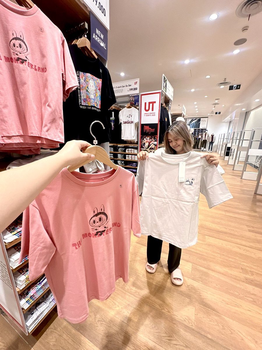 floucilly's tweet photo. uniqlo x labubu https://t.co/H429j96EPp