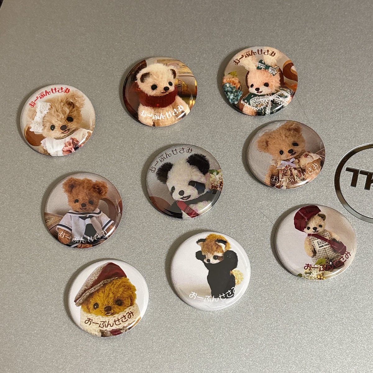 ノベルティ 缶バッジ 二次受注販売】 Hiloto 「NewLevelUnlocked」 Can Badge Set (4