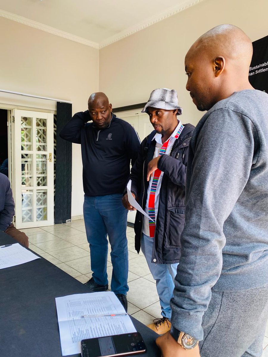 ANC_EKU_OFFICIA's tweet photo. 📍 Vosloorus CCC - Title Deeds Distribution 

Earlier today, residents of Ward 44 and Ward 64 proudly received their title deeds, marking a new chapter of dignity, security, and ownership.  

#RestoringDignity #TitleDeeds #Ward44 #Ward64 #Vosloorus https://t.co/26emfFmySX