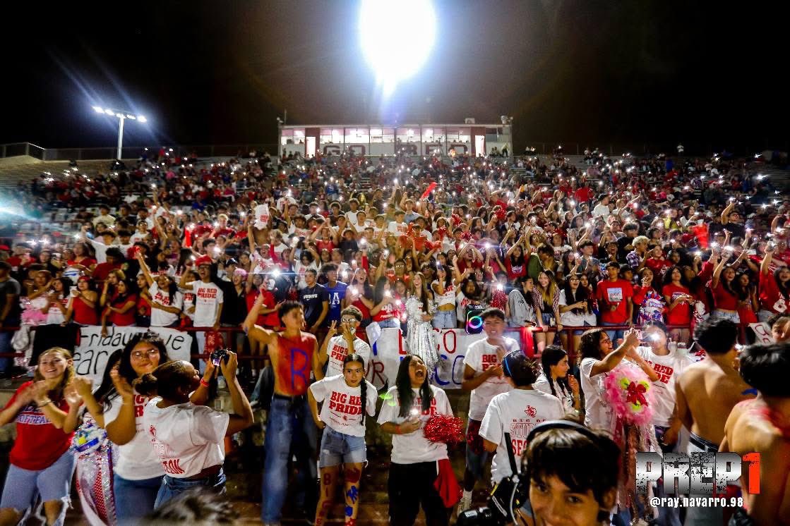 CoachRecoder's tweet image. FIRE IT UP RED 🔥 🔴!!!! CUE THE BAGPIPES! It’s GAME DAY Baby!!!! 
@BelAirFtbl 
#BigRedPride #BAM
📸: Prep1