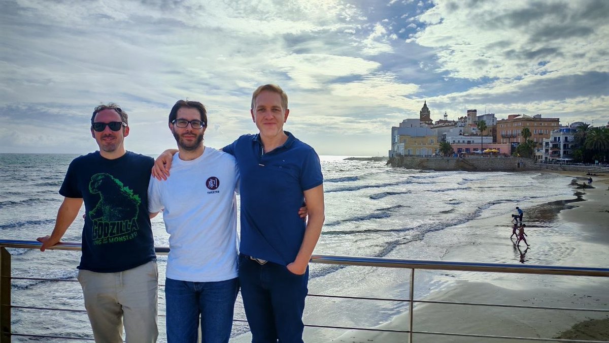 <a href="/Monsterianos/">Cosas de Monstruos</a> en Sitges!! Ya es oficial!! Por primera vez en su historia, el podcast se emitirá en riguroso directo desde el <a href="/sitgesfestival/">Sitges Film Festival</a>  !! Allí estaremos <a href="/josan_freak/">Josan Kaiju</a> , <a href="/AdriRoldan_OP/">Adrián Roldán</a>  y un servidor para hablar de los 60 años de Gamera.