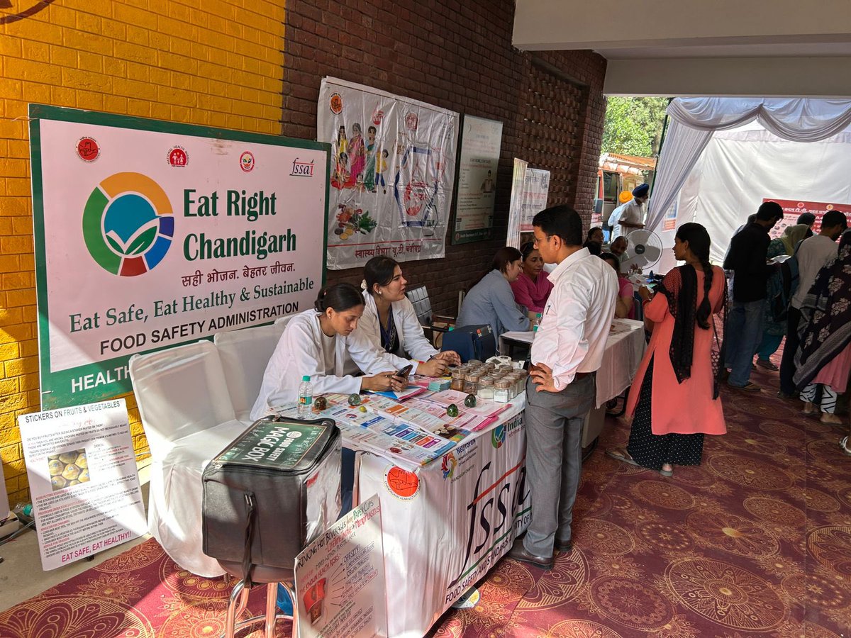 shemlata1616's tweet photo. A Mega health camp was successfully conducted at UAAM RHTC 56 under Swasth Nari Sashakt Parivar Abhiyaan with a wide range of health promotion, screening, and awareness activities. https://t.co/JsFpHN484g