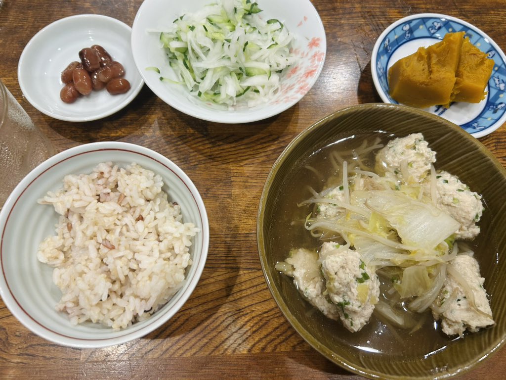 結輝ちゃんのツイート見て鶏団子スープたべたすぎてつくった🤤💖
荒微塵の生姜と豆腐入り鶏団子🫶🏻