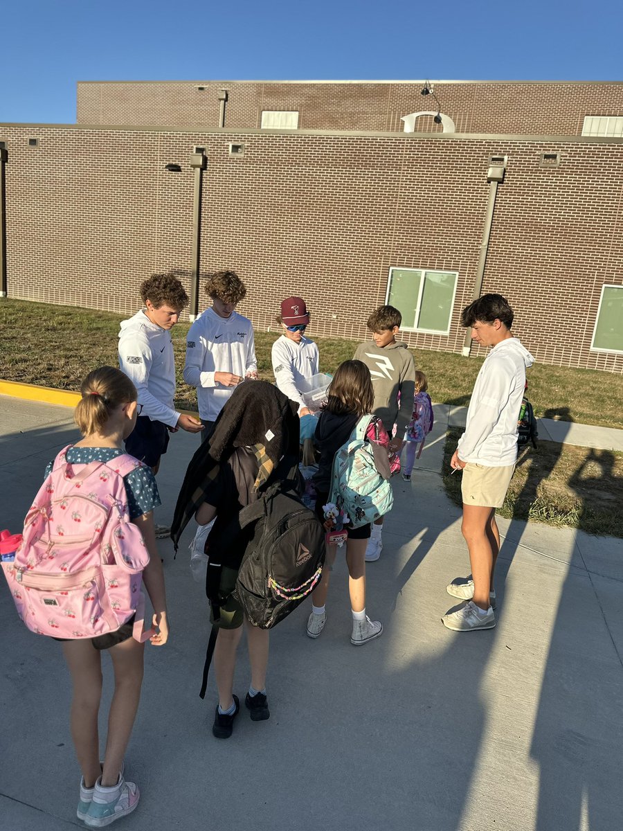 A special thanks to Chris Luttman and Ed Morse Parts Center for reaching out to cater the Conference Champions and undefeated JV a Lisa’s breakfast this morning with some Ryder Cup action on the big screen!

The boys then got the RBES building started with high fives and suckers!