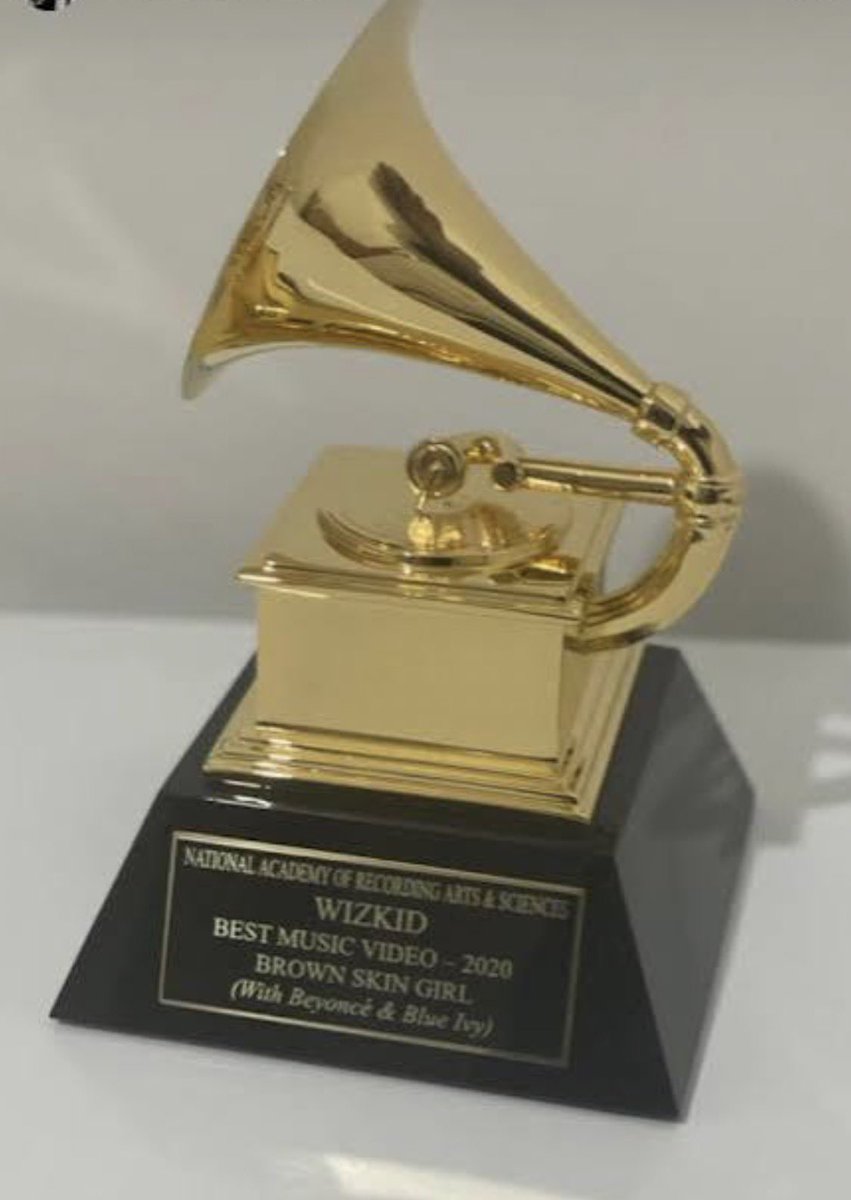 DanielChib57154's tweet image. Without Grammy u are not 001 one na 006 you be …. Burna boy is bigger than you..