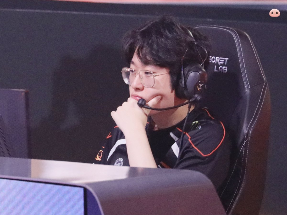 250920 KT vs HLE

아기돼지 화이팅 💕

#ZEUS ＃제우스 #HLEWIN