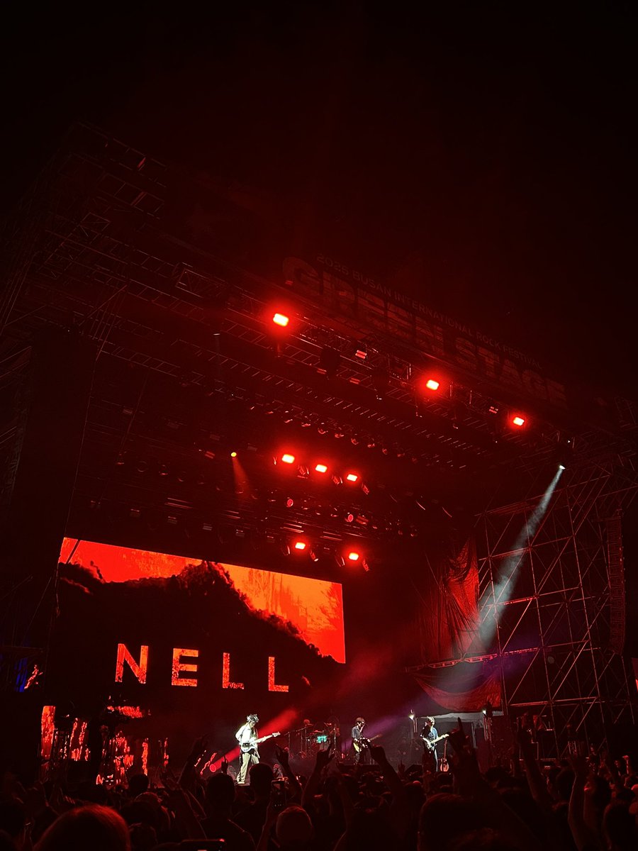 오늘 이둘보면서
아… 진짜 살아남은자가 ㅈㄴ강한거구나 라는 감상이 계속
그리고 최고의 안티에이징은 락이라는 것도