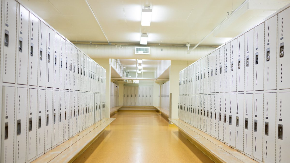 Did you know Campus Recreation offers a Locker &amp; Towel Service?
uwo.ca/campusrec/news…

We offer full and half size rental lockers in both the men's and women's locker rooms. 

Towel service allows members unlimited towel usage for the duration of the service, one at a time.