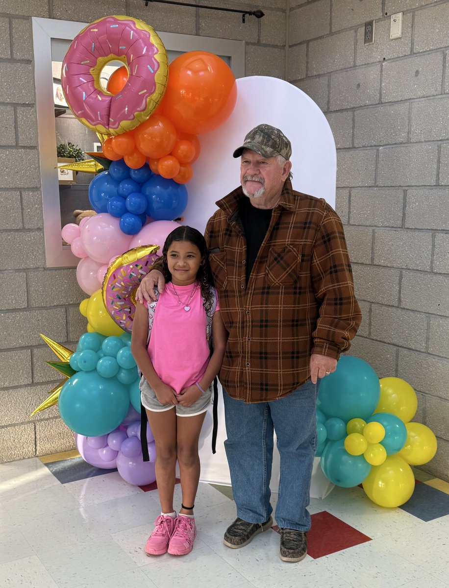 Donuts, coffee &amp; lots of love at our Grandfriends Breakfast! 🍩☕💛 #ShareTheGoodLPS