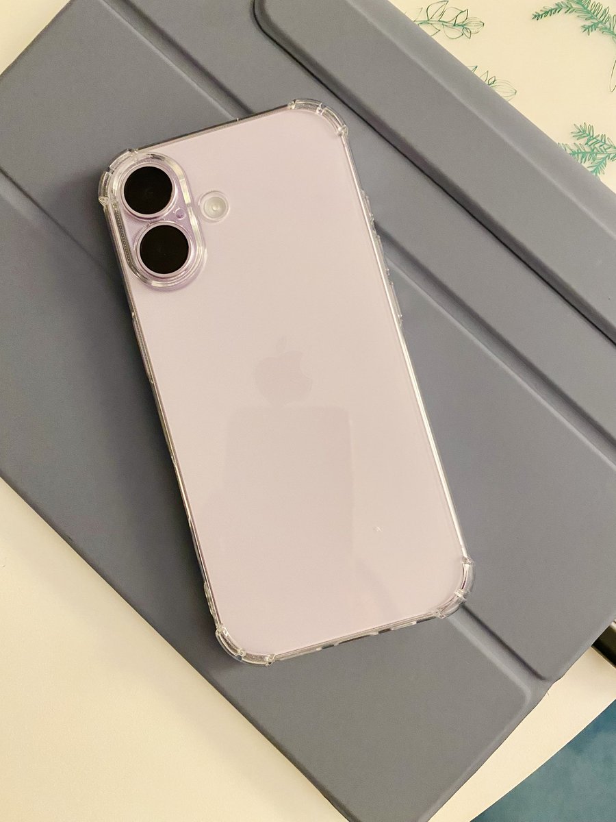 6년 만에 새 휴대폰을 구매하다. 
이번에도 오래오래 잘 지내보자.