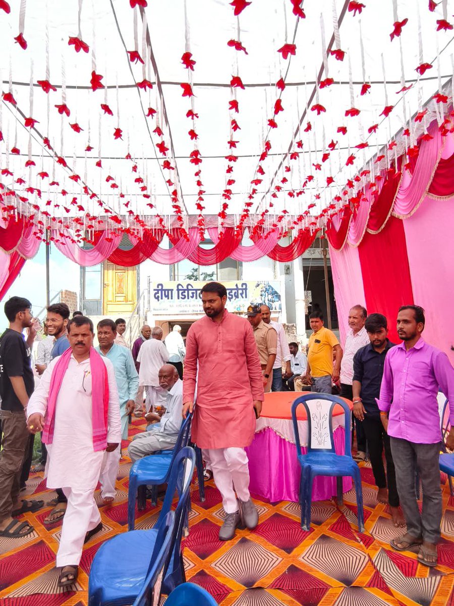 mla_pankaj's tweet image. विधानसभा क्षेत्र के शिव कुमार सरोज जी के नवनिर्मित दीपा डिजिटल लाइब्रेरी के शुभारंभ के अवसर पर शुभकामनाएं प्रेषित की। कामना है, कि यह पुस्तकालय विद्यार्थियों, शोधार्थियों और ज्ञान पिपासुओं के लिए प्रेरणा का केन्द्र बने और युवाओं के सपनों को साकार करने में महत्वपूर्ण भूमिका निभाए।