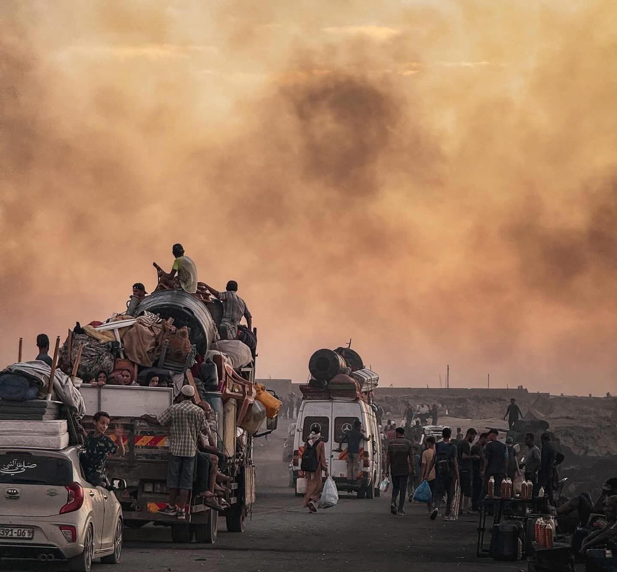 My family urgently needs help to cover our daily living expenses and rent so we can keep going. 🆘
Please, we are living through the most volatile times intensify your efforts to break the stagnation of donations and restore support. 🥺👇🏼
gofundme.com/helptahseenfam…