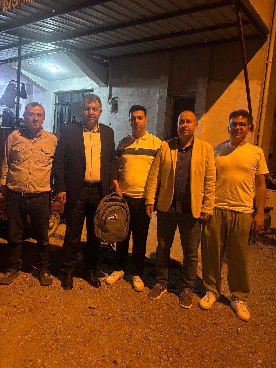 🇹🇷 Fırdan köyü

 Hüseyin Can Kurt kardeşimizin vatani görevini yerine getirmek üzere düzenlenen asker duasına katılım sağladık.

Allah yollunu açık, görevini hayırlı eylesin inşallah.