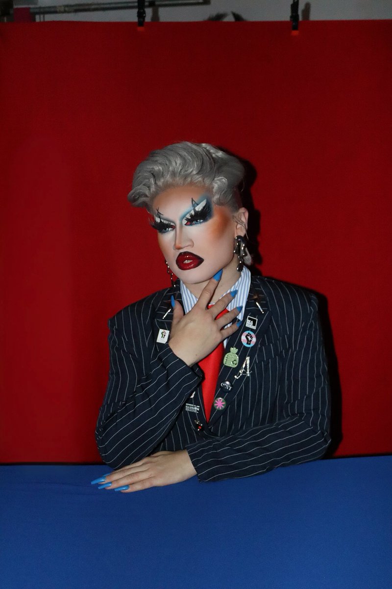 actavia_'s tweet image. I look hot so have these here too!!
And again, big fat fuck you to bigots😚