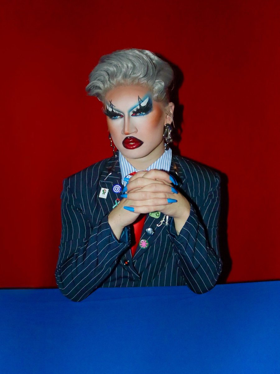 actavia_'s tweet image. I look hot so have these here too!!
And again, big fat fuck you to bigots😚