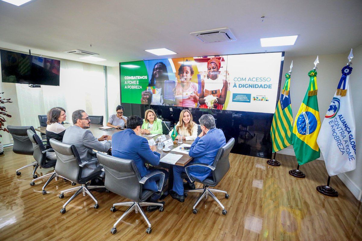 Mantuvimos un gran encuentro en #Brasilia con el ministro <a href="/wdiaspi/">Wellington Dias</a>.

Junto a <a href="/bebasoria/">Hilda Beba Aguirre</a> conversamos sobre las acciones y programas que llevan adelante: el Registro Único para identificar las distintas realidades de las familias; el Programa de Adquisición de Alimentos para