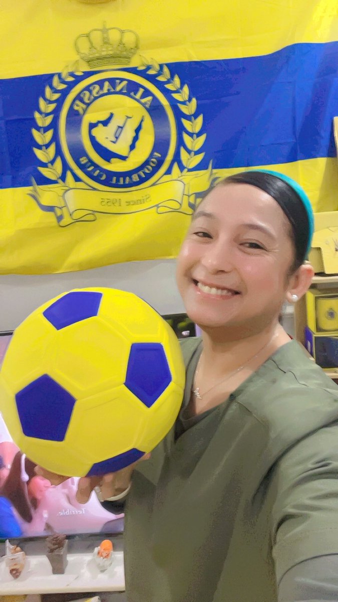 ما زال الوقت مبكرًا للحكم، لكن أريد أن أقول: "من هو الفريق الأقوى الآن؟ أخبروني؟!!!" هههههه! أحبكم يا فريق النصر!💛💙