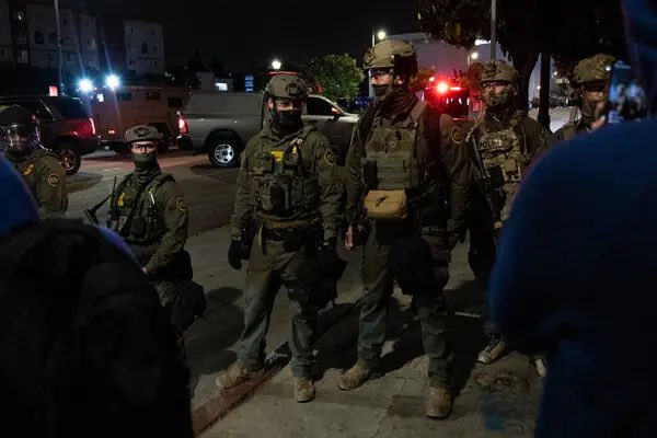 Nick Sortor (@nicksortor) on Twitter photo 🚨 BREAKING: ICE just ARRESTED the Superintendent of Des Moines Iowa schools, who is an illegal immigrant from AFRICA, per <a href="/BillMelugin_/">Bill Melugin</a>
He was armed, and attempted to FLEE
WTF?
He led the LARGEST school district in Iowa. Our kids are NOT SAFE with Democrats in charge. INSANE 🚨 BREAKING: ICE just ARRESTED the Superintendent of Des Moines Iowa schools, who is an illegal immigrant from AFRICA, per <a href="/BillMelugin_/">Bill Melugin</a>
He was armed, and attempted to FLEE
WTF?
He led the LARGEST school district in Iowa. Our kids are NOT SAFE with Democrats in charge. INSANE