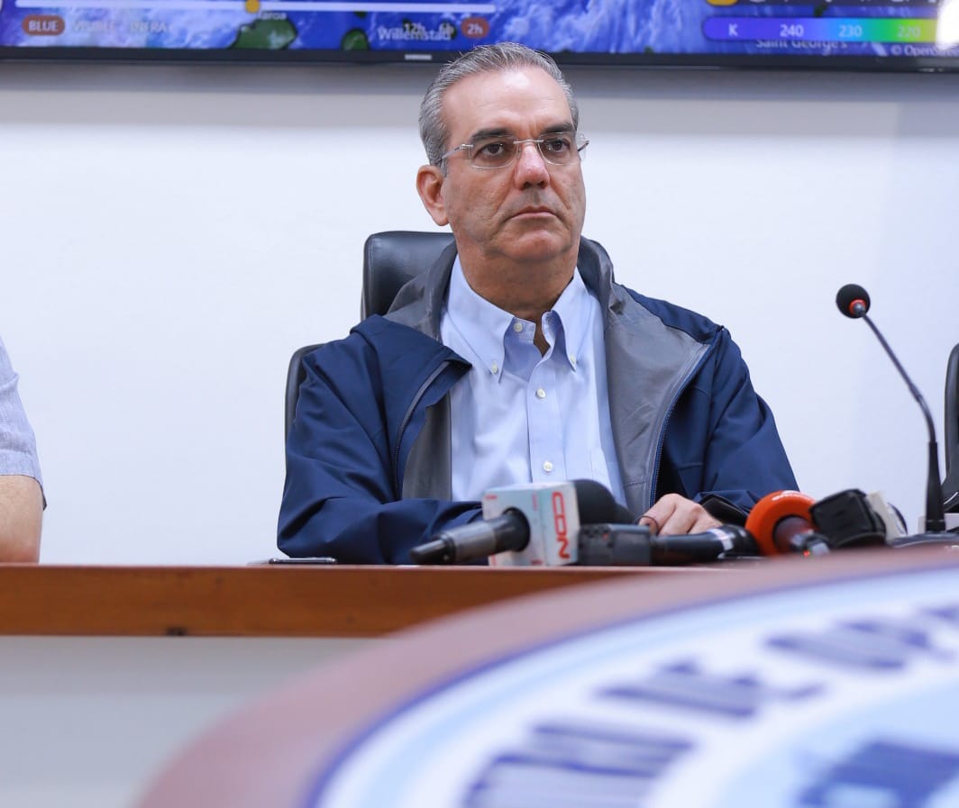 Presidente Abinader llama a la ciudadanía a seguir las recomendaciones oficiales por onda tropical

larepublicapost.com/presidente-abi…

#larepublicapost #LuisAbinader #ondatropical #coerción