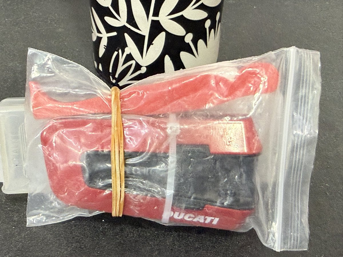 laier's tweet image. Знакомый попросил починить ему штуку. 
Пришлось сообщить ему, что проблема хуже, чем он предполагал.