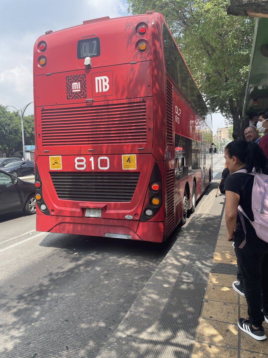 mois78's tweet photo. @MetrobusCDMX Reportar L7 se trae niños y no se espera cerrando puertas, como si llevara mucha prisa que si pasa algo quien se hace responsable? https://t.co/dsuKm5z5QX