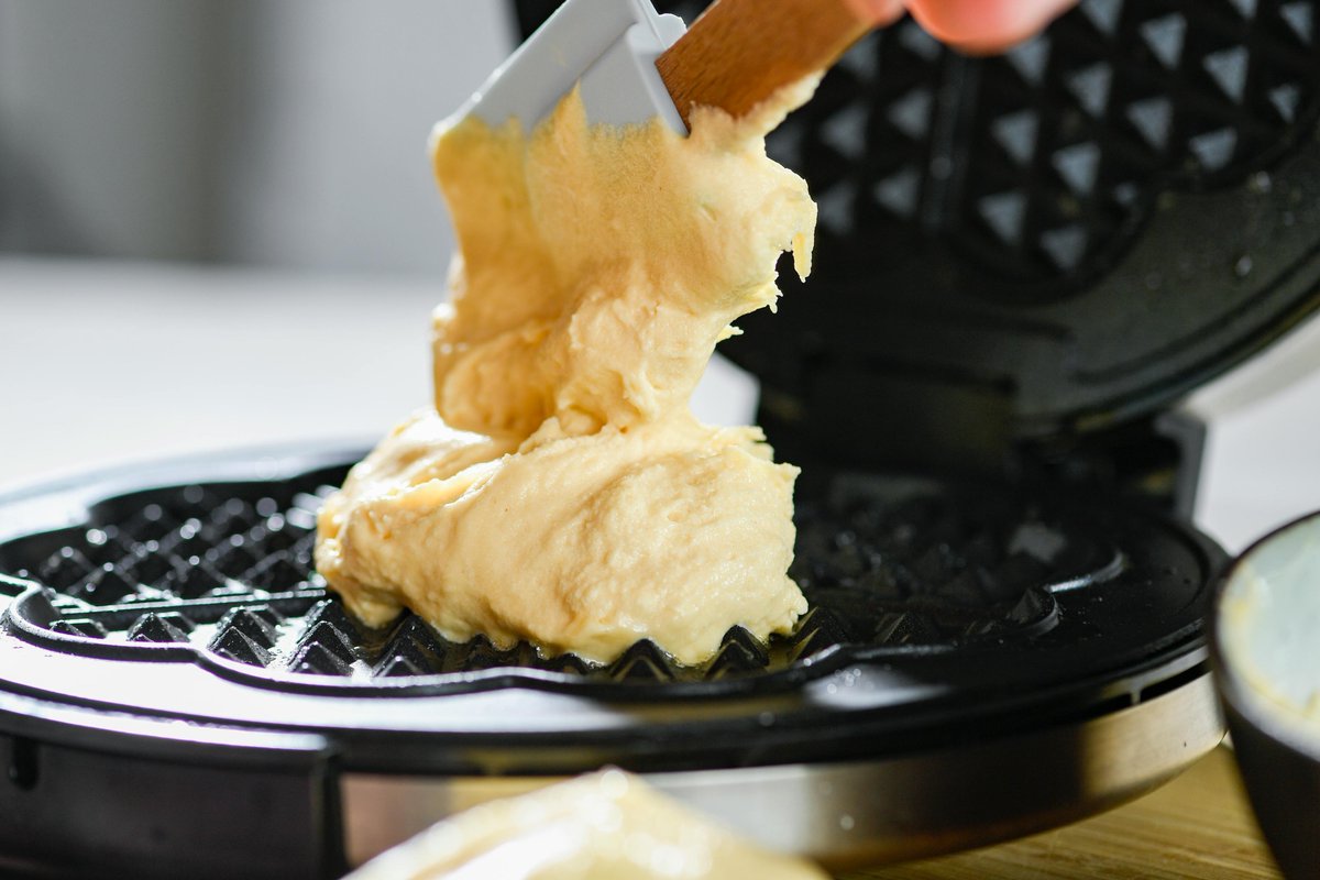 kitchenmaster92's tweet image. A waffle maker turns batter into moments of joy.

  #WaffleMagic #CrispyCreations #WaffleWizard #GoldenGoodness #BreakfastBliss #WaffleWonder #CookAndCrunch #WafflePerfection #MorningDelight #WaffleWhisperer
