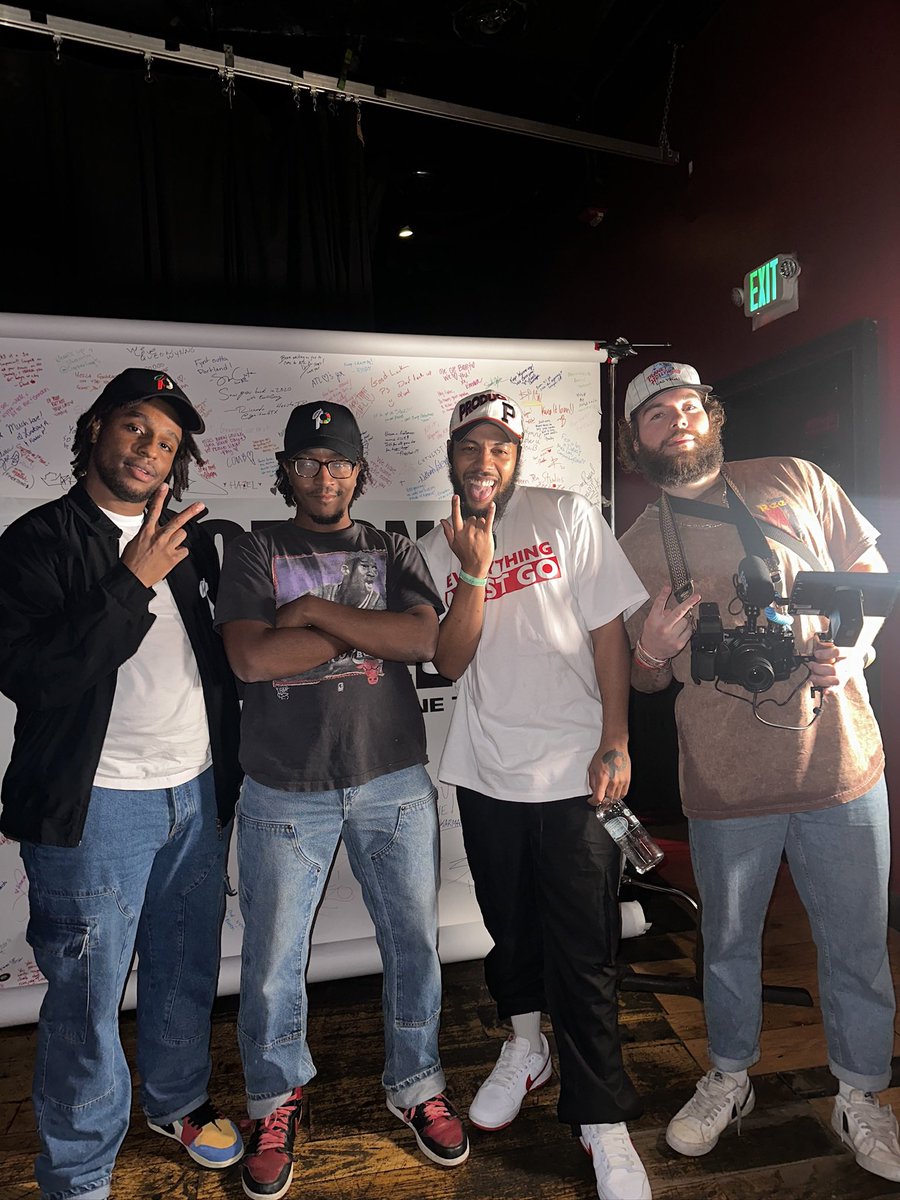 donteTheAPPLE's tweet image. Two years ago today, @wynne took us on tour around half the country. I’ll always hold that moment in time dear to my heart! Big love to WinLossTie