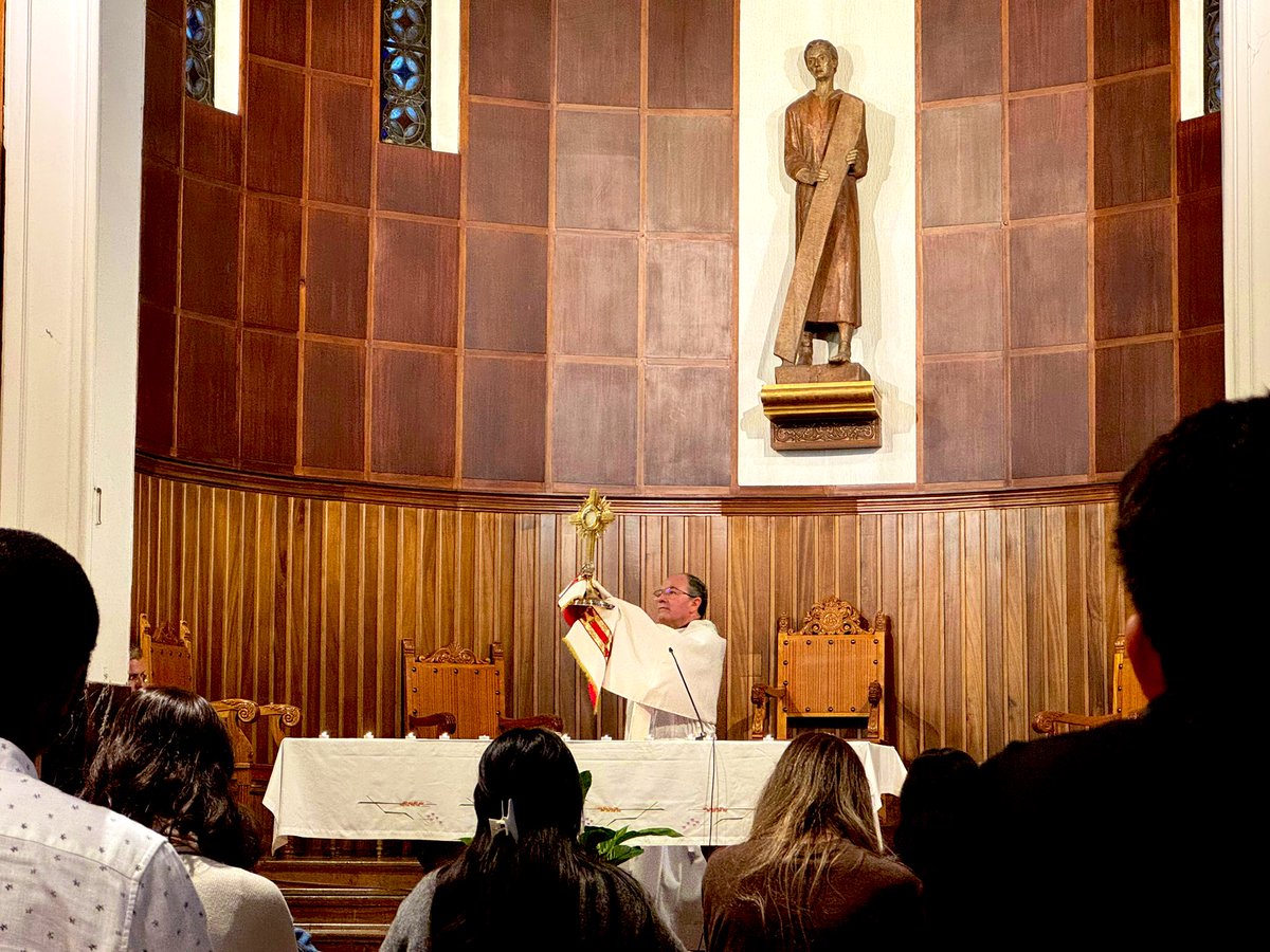 Diócesis de Vitoria - Gasteizko Elizbarrutia (@diocesisvitoria) on Twitter photo JÓVENES 💚 | Hoy han comenzado las reuniones de jóvenes con el Obispo para pasar un rato de oración y adoración. Todos los 4º viernes de mes en la capilla de Egibide Jesús Obrero de 19:00h a 20:30h. <a href="/GazteokDV/">Pastoral con Jóvenes</a> <a href="/PastoralUAlava/">Pastoral UPV Vitoria</a> <a href="/EGIBIDE/">EGIBIDE</a> <a href="/ObispodeVitoria/">Obispo Juan Carlos Elizalde</a> JÓVENES 💚 | Hoy han comenzado las reuniones de jóvenes con el Obispo para pasar un rato de oración y adoración. Todos los 4º viernes de mes en la capilla de Egibide Jesús Obrero de 19:00h a 20:30h. <a href="/GazteokDV/">Pastoral con Jóvenes</a> <a href="/PastoralUAlava/">Pastoral UPV Vitoria</a> <a href="/EGIBIDE/">EGIBIDE</a> <a href="/ObispodeVitoria/">Obispo Juan Carlos Elizalde</a>