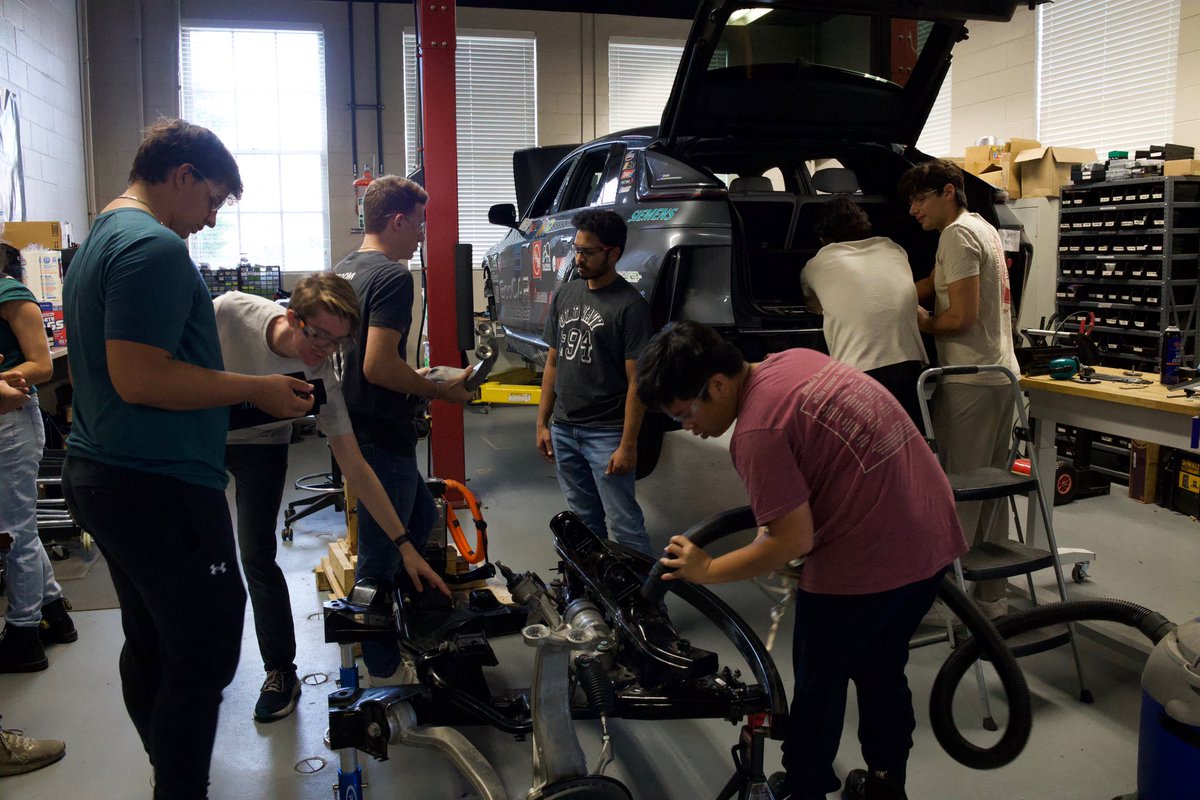 UAEcoCAR's tweet image. ⚡Progress pulse check!⚡

Yesterday, our SDI team was busy in the lab working on multiple projects on the LYRIQ. From hardware integration to custom components, every step brings the vehicle closer to being ready to roll! 🚗

#UAEcoCAR #EcoCAREVChallenge #BamaEngineering