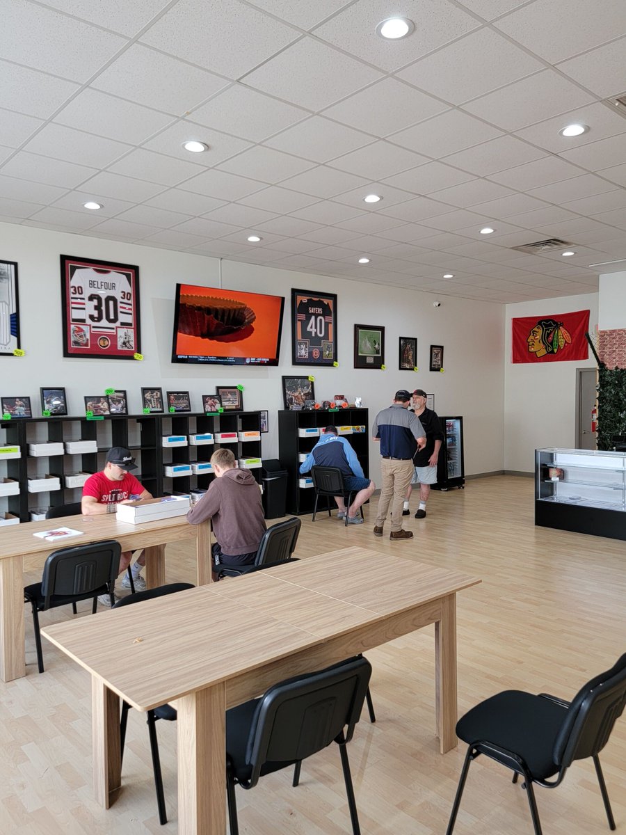 DecRegChamber's tweet image. Thank you to everyone who joined us today to celebrate Ivy League Cards &amp;amp; Collectibles' grand opening in Forsyth!

Special thanks to owners Andy Stukins, Noal Bonnett, and Jim Keller for bringing their passion and expertise to our community!

#DRCC #CardCollecting #DecaturIL