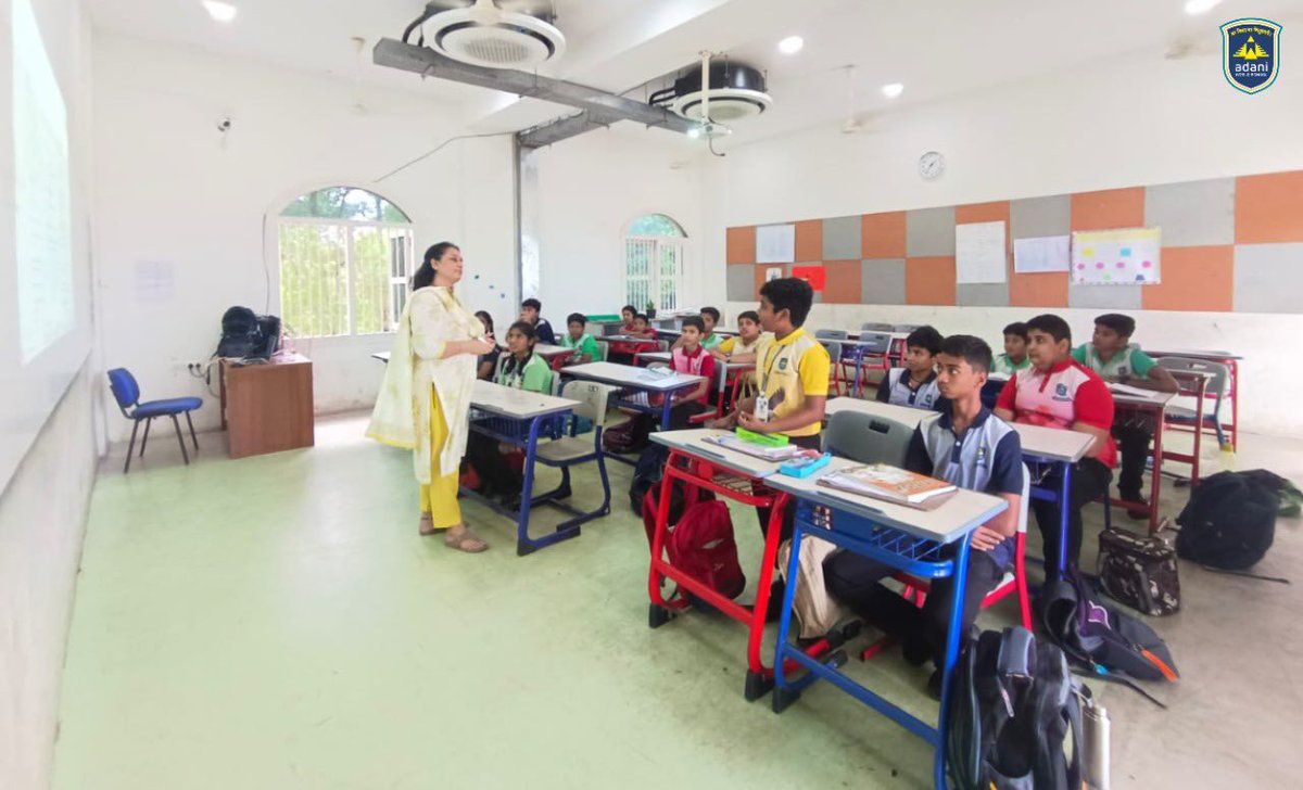 awsnlr's tweet image. 🌉✨ Future engineers shine! High schoolers built water-resilient bridges in a STEM project, showcasing creativity &amp;amp; problem-solving. Strong, smart, sustainable designs! 🌊🔧💡 #EngineeringFuture 🌍🚀