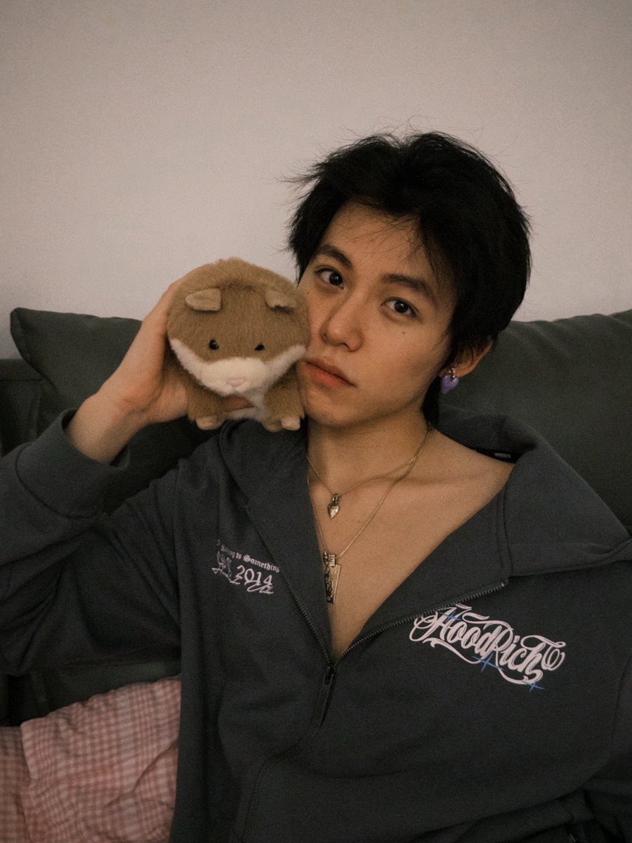 zezehihihey (@zezehellohi) on Twitter photo 