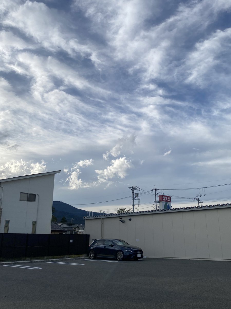 brz__03's tweet photo. 田舎のいいところ
空が広く感じる☁️🫧 https://t.co/5GAyCAU9ZJ