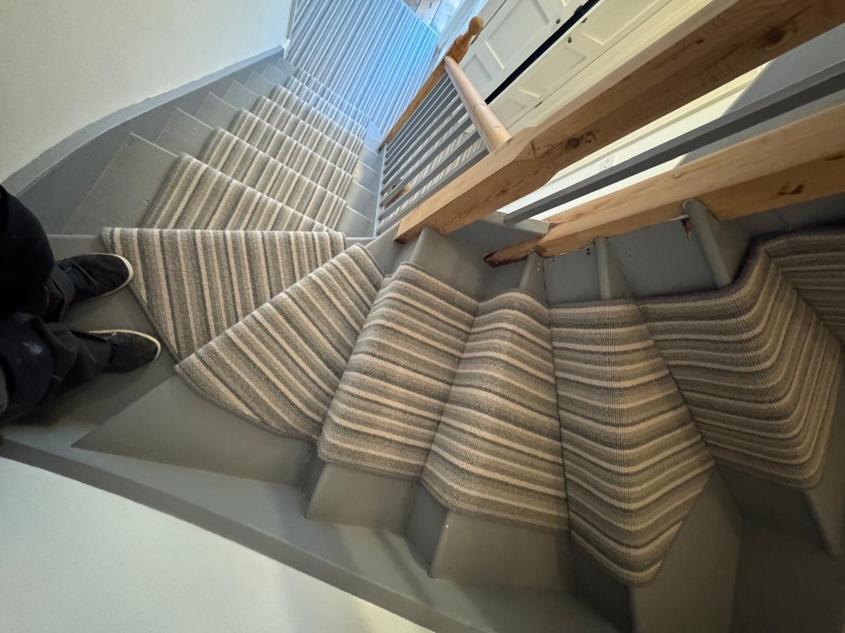 What's not to love about a beautiful luxurious carpet with a stylish contemporary look and a super cosy feel underfoot just before the cold weather sets in - let us help you realise the pleasure also...
#Carpet #Worcestershirehour #Bespoke #Refurbishment #victoriacarpets