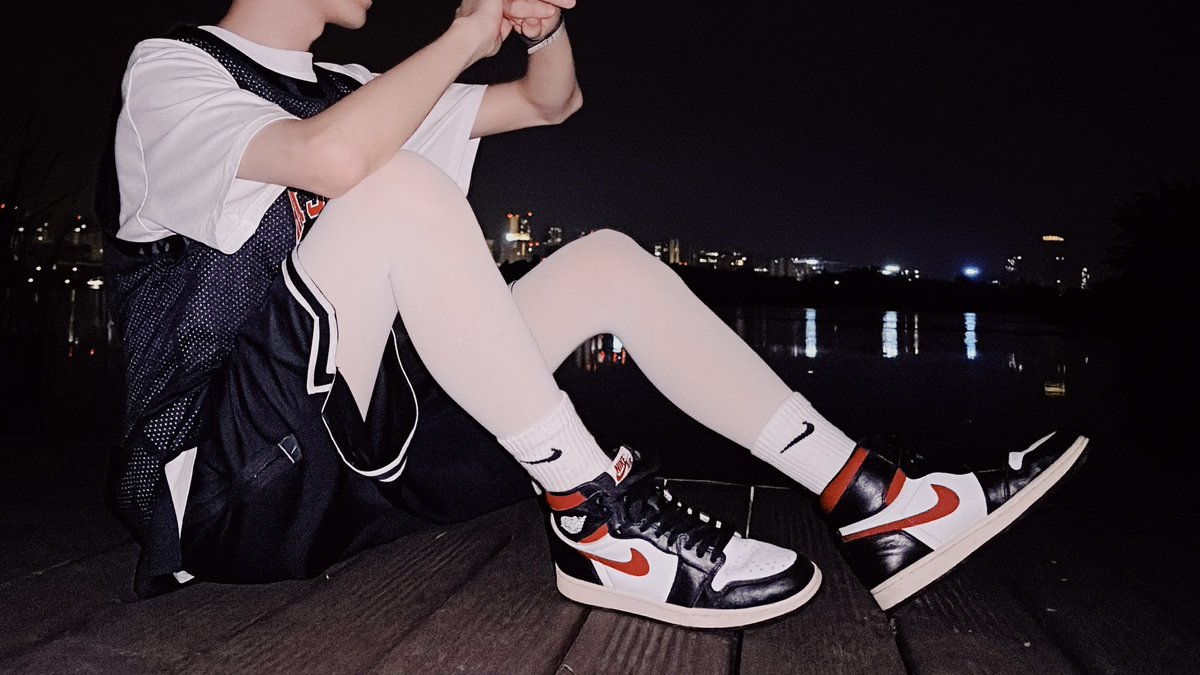 W.S.P (@whitestockingp) on Twitter photo 