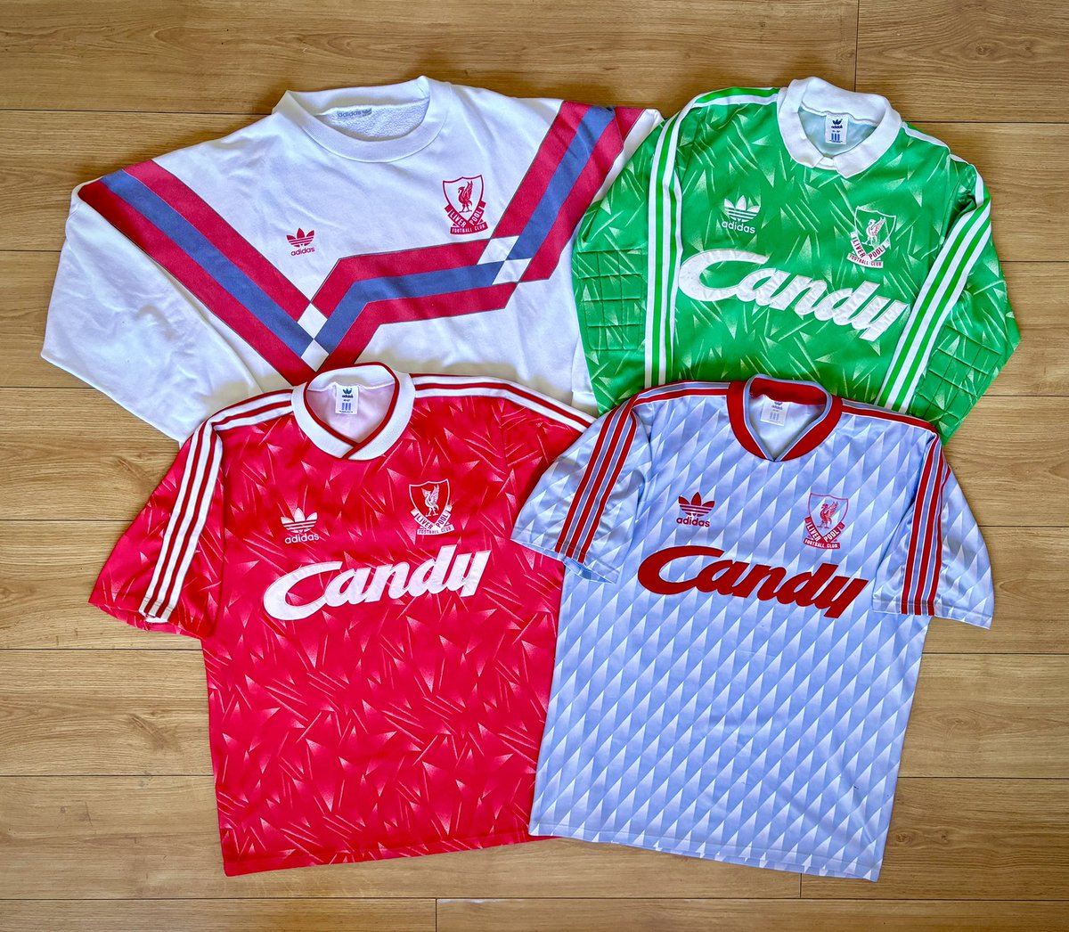 Liverpool 89/90. What a line up of both players and gear 😍 #lfc